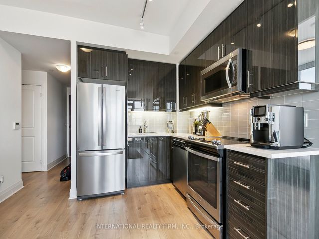 1403 - 17 Zorra St