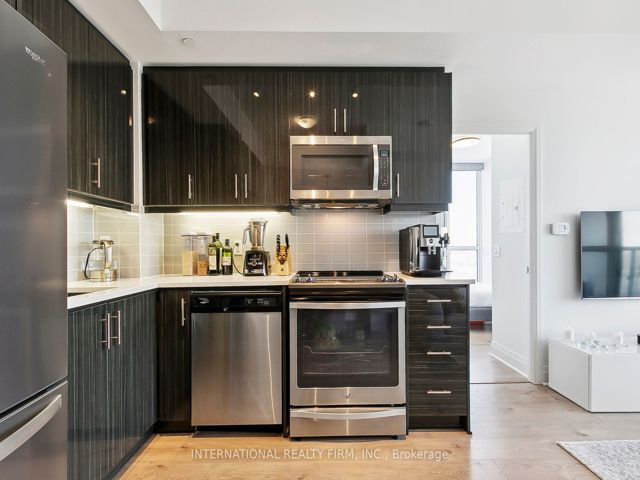 1403 - 17 Zorra St