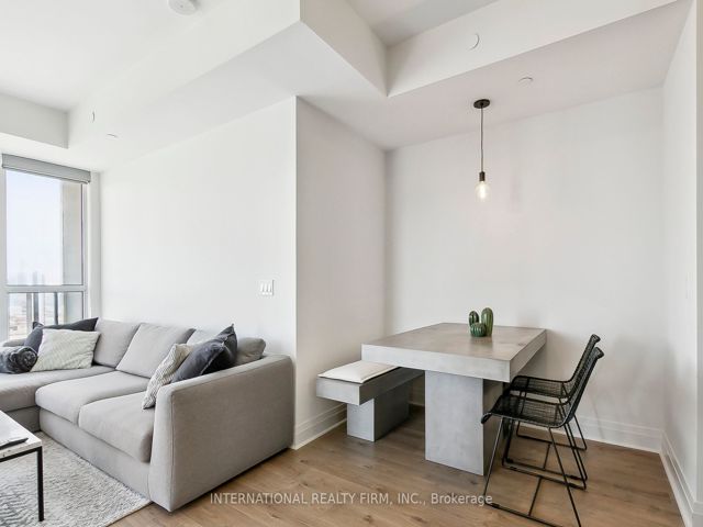 1403 - 17 Zorra St
