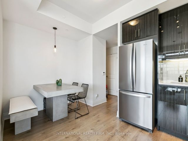 1403 - 17 Zorra St