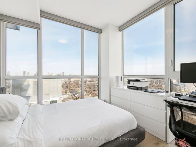 1403 - 17 Zorra St