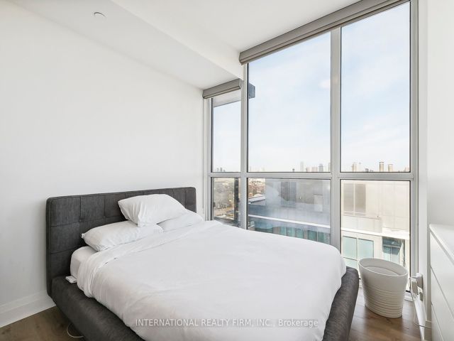 1403 - 17 Zorra St