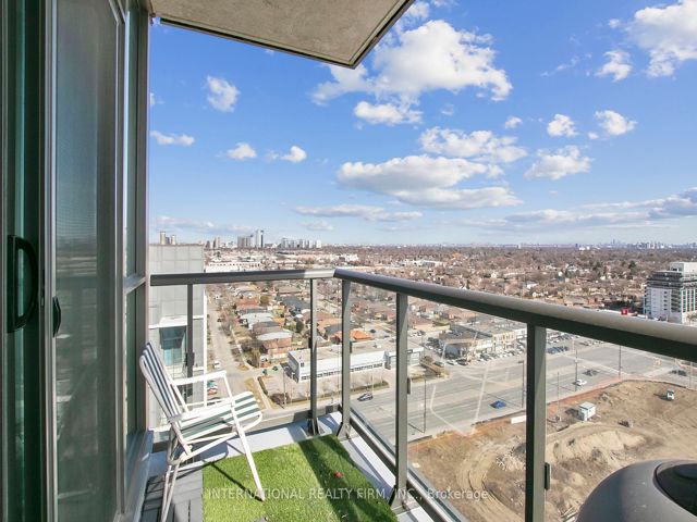 1403 - 17 Zorra St