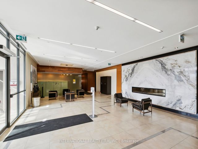 1403 - 17 Zorra St