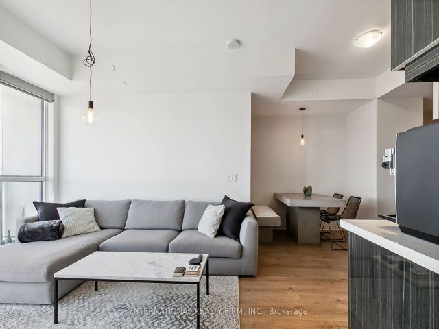 1403 - 17 Zorra St