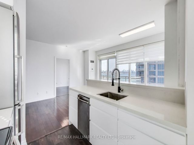 809 - 2119 Lake Shore Blvd W