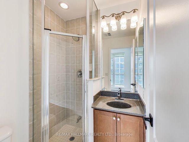 809 - 2119 Lake Shore Blvd W