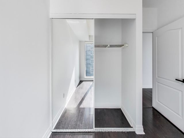 809 - 2119 Lake Shore Blvd W