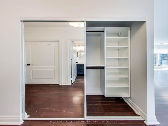 809 - 2119 Lake Shore Blvd W