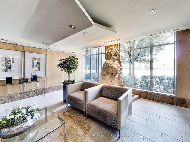 809 - 2119 Lake Shore Blvd W