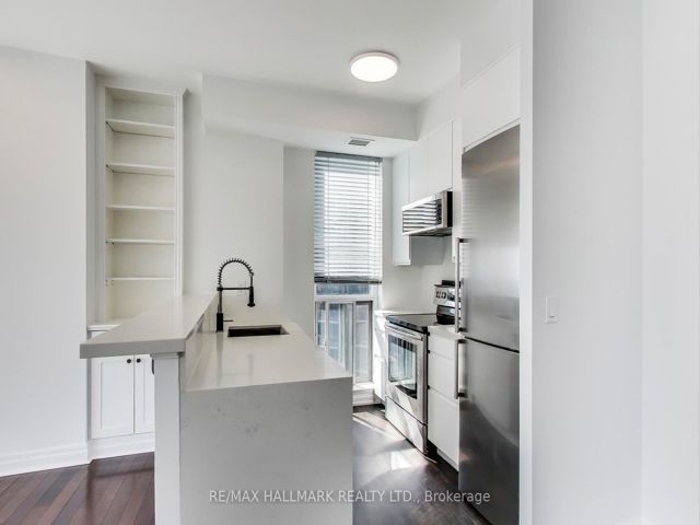 809 - 2119 Lake Shore Blvd W