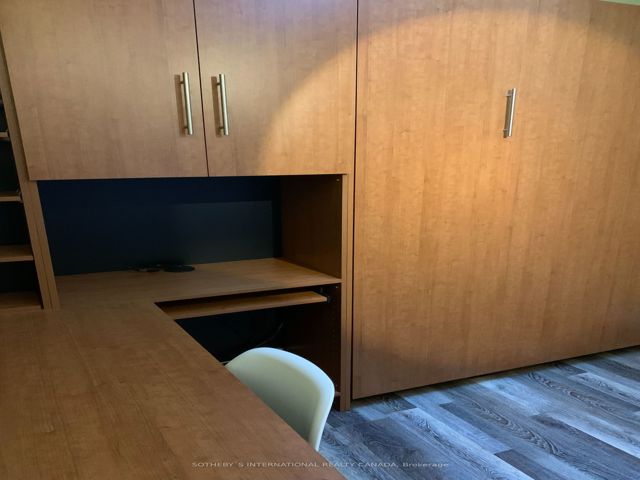 207 - 3609 Lake Shore Blvd W