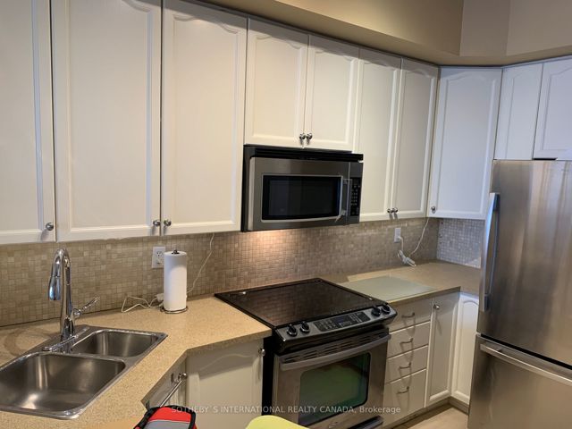 207 - 3609 Lake Shore Blvd W