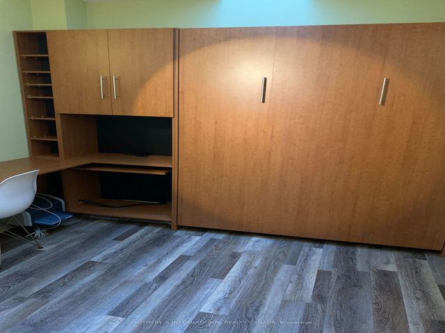 207 - 3609 Lake Shore Blvd W