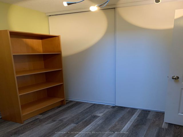 207 - 3609 Lake Shore Blvd W