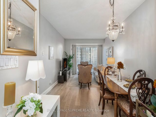 411 - 2 Aberfoyle Cres