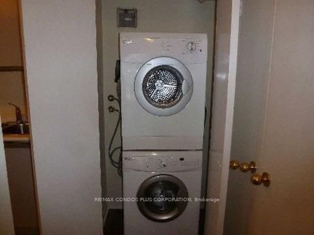 906 - 2261 Lake Shore Blvd W