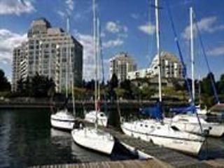 906 - 2261 Lake Shore Blvd W