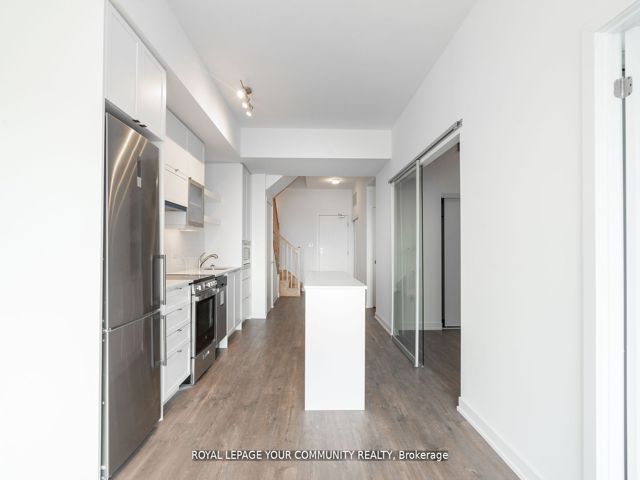 803 - 2433 Dufferin St