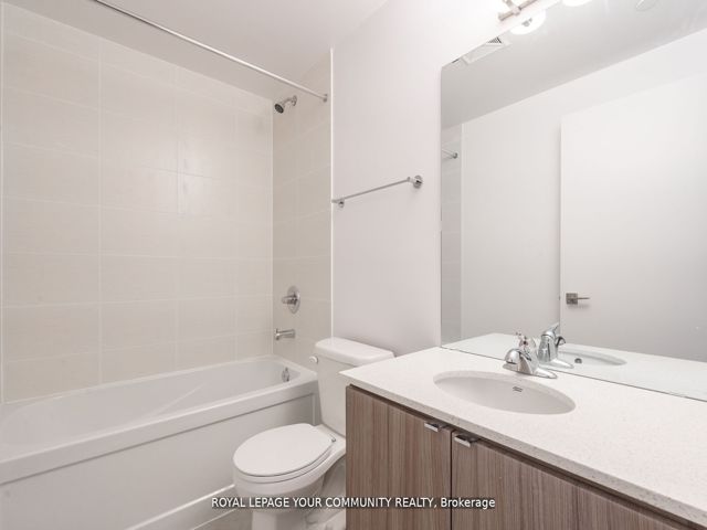 803 - 2433 Dufferin St