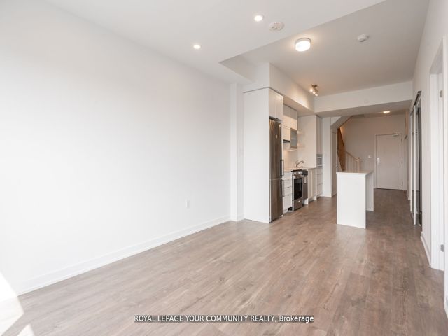 803 - 2433 Dufferin St