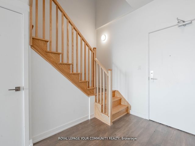 803 - 2433 Dufferin St