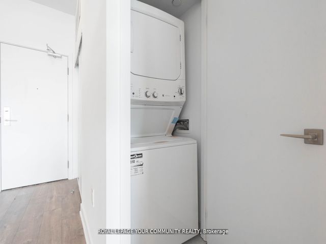 803 - 2433 Dufferin St
