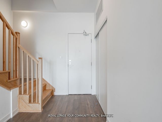 803 - 2433 Dufferin St
