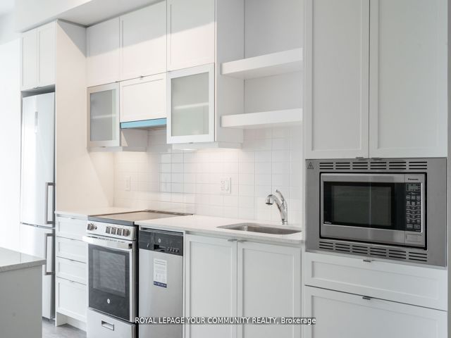 803 - 2433 Dufferin St