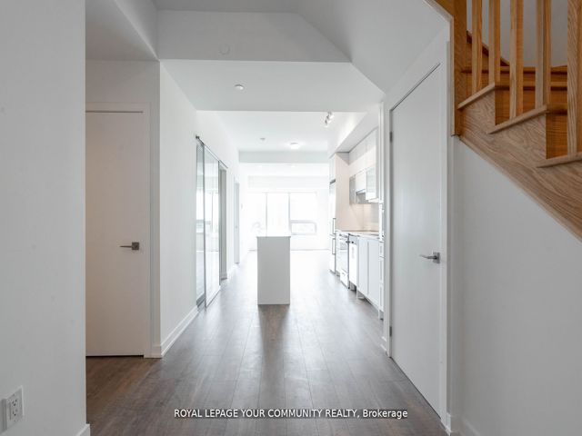 803 - 2433 Dufferin St
