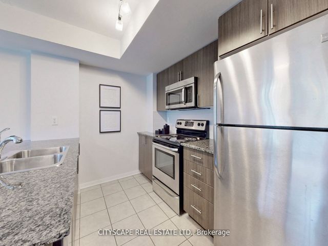 221 - 7 Foundry Ave