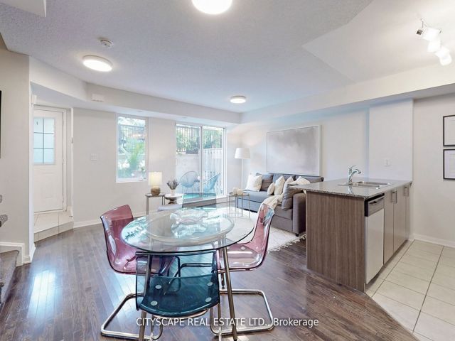 221 - 7 Foundry Ave