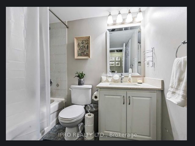 1013 - 85 George Appleton Way