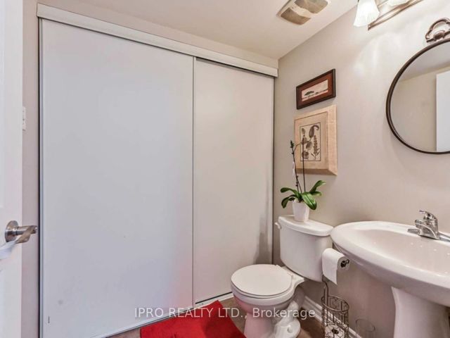 1013 - 85 George Appleton Way
