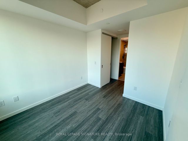 215 - 689 The Queensway