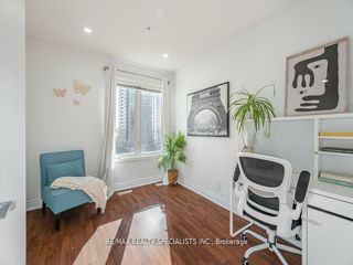 212 - 5 Richgrove Dr