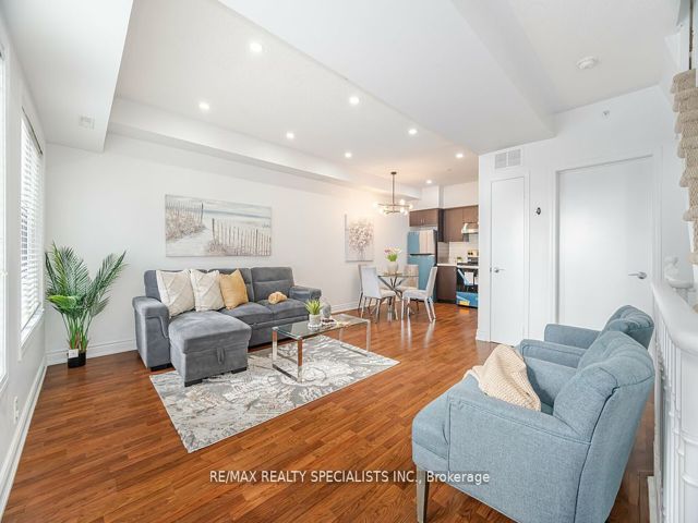 212 - 5 Richgrove Dr