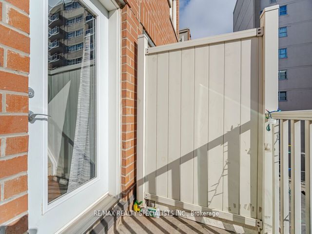 212 - 5 Richgrove Dr