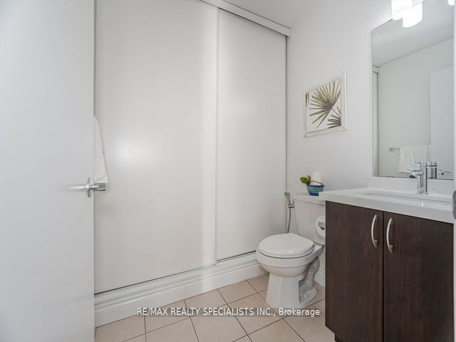 212 - 5 Richgrove Dr