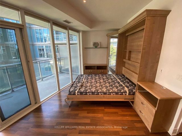 225 - 58 Marine Parade Dr