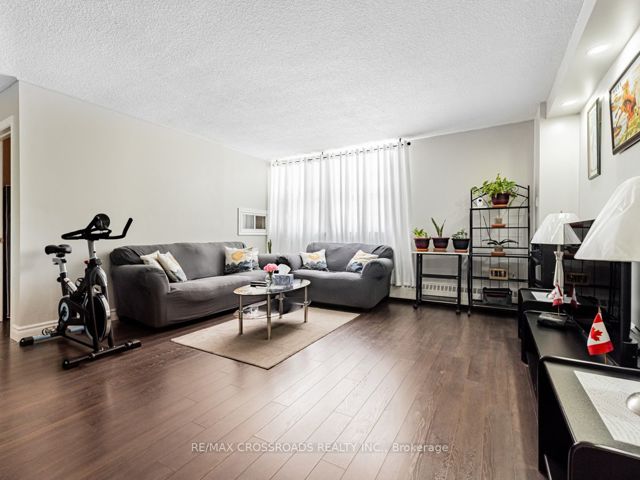 101 - 2645 Kipling Ave
