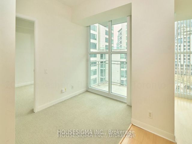 506 - 2067 Lakeshore Blvd W