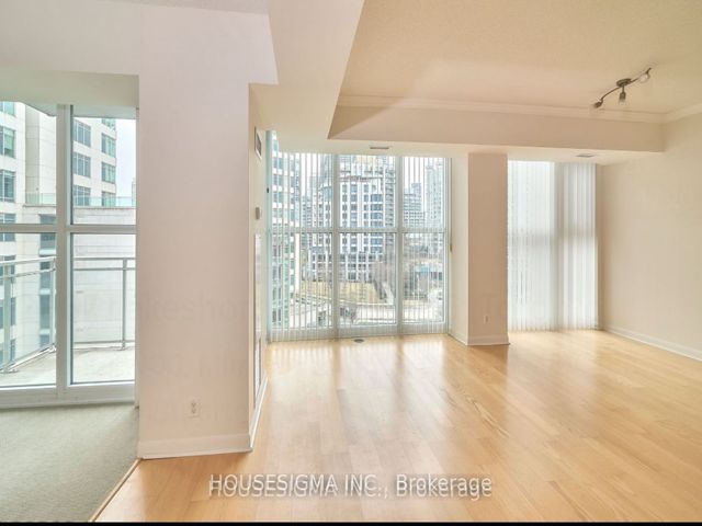 506 - 2067 Lakeshore Blvd W