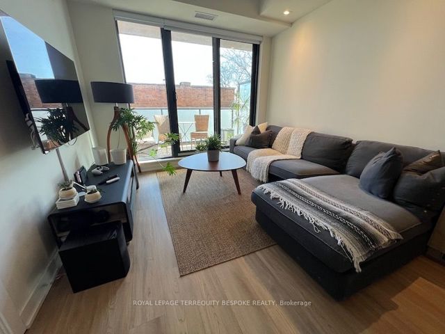 308 - 430 Roncesvalles Ave