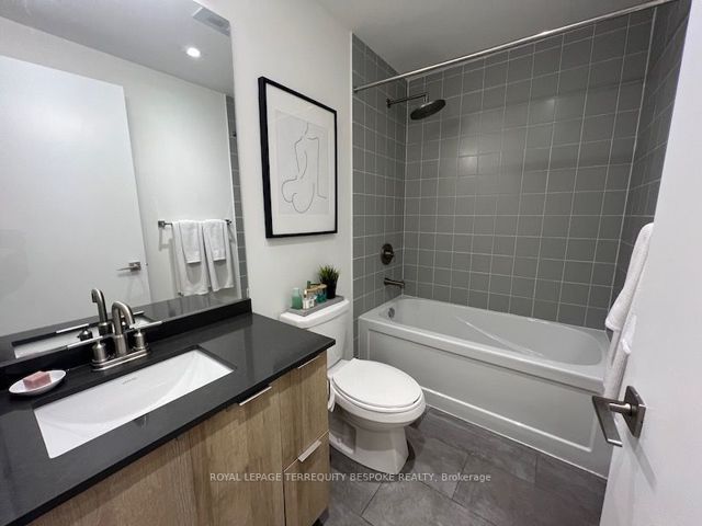 308 - 430 Roncesvalles Ave