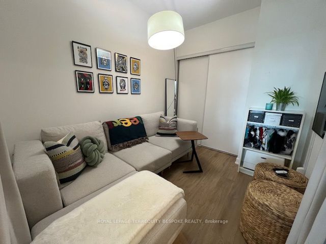 308 - 430 Roncesvalles Ave