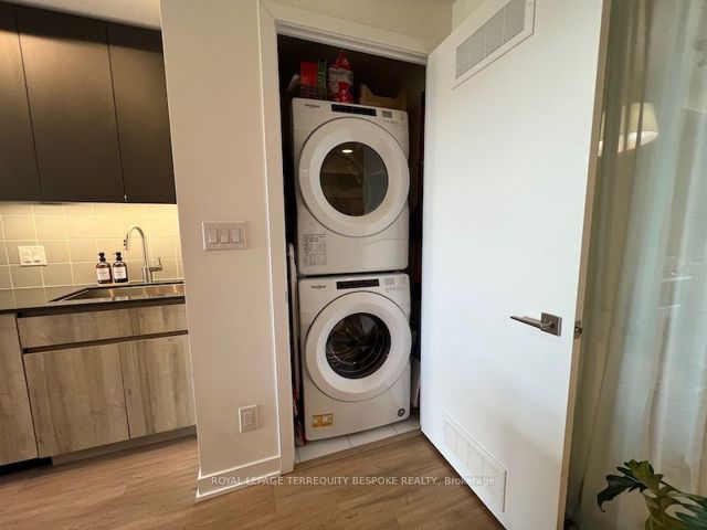 308 - 430 Roncesvalles Ave