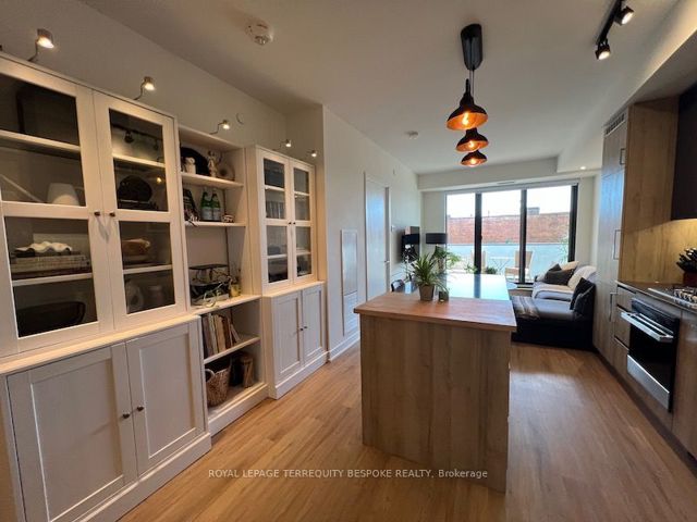 308 - 430 Roncesvalles Ave