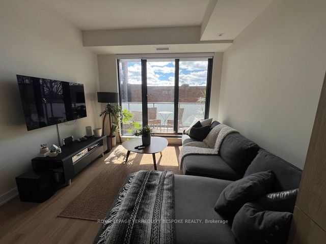 308 - 430 Roncesvalles Ave