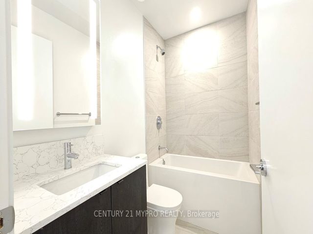 423 - 270 Dufferin St